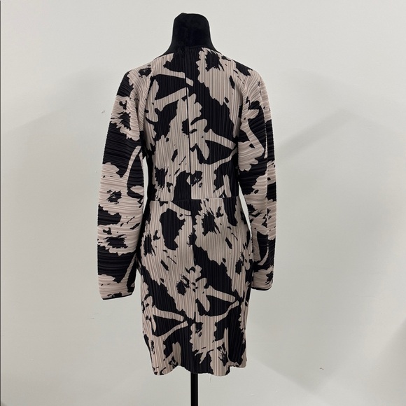 Topshop Black and Cream Patterned Dress - Picture 3 of 5